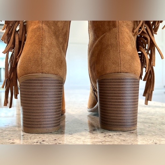 Journee Collection Extra Wide Calf Women's Hartly fringe Boots NWOT - Picture 7 of 10